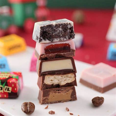 Món ngon mới hot Socola hộp g mix vị hoa quả Sandwich Sôcôla Sữa trái cây các loại ăn