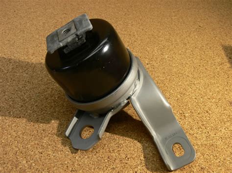 LAND ROVER ENGINE MOUNT INSULATOR LR2 3.2L NEW LR021634 - LRBritish Parts