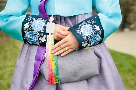 Korean Wedding Customs & Traditions: What You Should Know