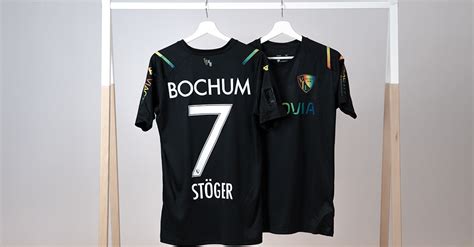 Für Vfl Bochum Fans „regenbogen Trikot Von Kevin Stöger