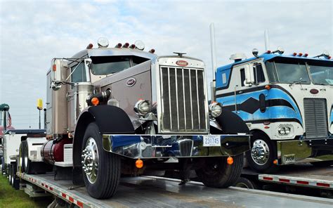 The 61 Needlenose And 74 Cabover Petes — And A Pair Of 389 Gliders