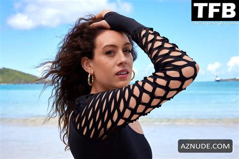 Breanna Stewart Sexy Poses Flaunting Her Hot Bikini Body In A Photoshoot For Sports Illustrated