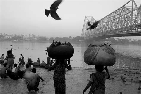 In Photos: Life Along the Howrah Bridge