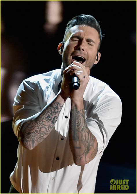 Adam Levine Performs Lost Stars At Oscars Video Photo