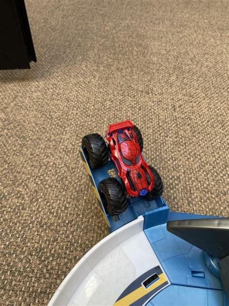 Pista Combate Hot Wheels Monster Trucks Batalha De Tubar O Moster Trucks No Ficou Pequeno