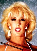 Julie Strain Desnuda En Bikini Hotel