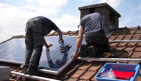 Top Best Solar Panel Manufacturing Companies In India