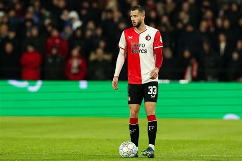 Liverpool considera hipótese de contratar David Hancko do Feyenoord