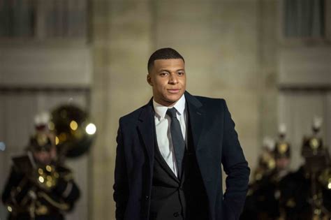 GALERIE FOTO Kylian Mbappe la masă cu cel mai bogat om al lumii