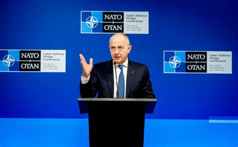 Mircea Geoan Anun C Nd I Va Da Demisia De La Nato