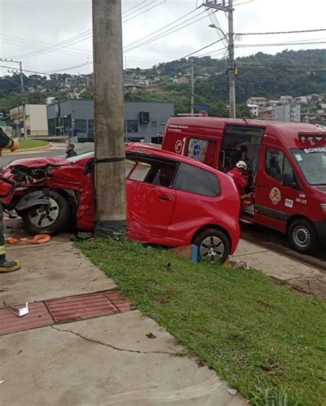 Colisão Na área Urbana De Concórdia Deixa Duas Pessoas Feridas Éder