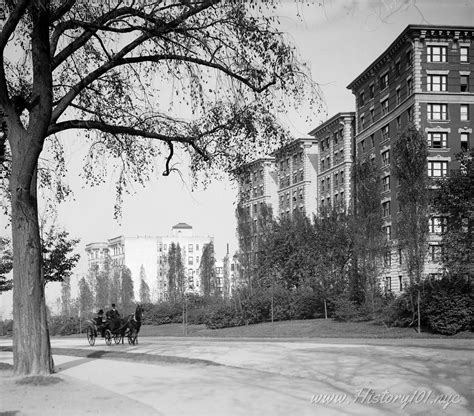 Photograph of Riverside Drive - NYC in 1905