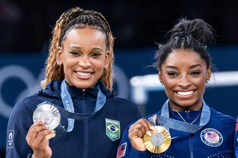 Simone Biles diz que não quer mais competir Rebeca Andrade Metrópoles