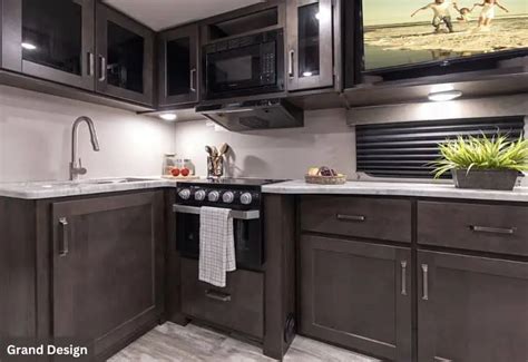 Explore 12 Amazing 30-Foot Travel Trailer Floor Plans - RV Owner HQ