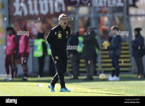 Der Kroatische Trainer Ivan Juric Sieht Beim Fu Ball Spiel Der Serie A