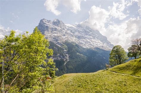 Grindelwald Dorf Eiger Eigernordwand Wanderweg First Alpen