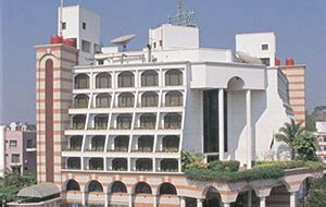 First Class Hotels in pune, Hotel sun-n-sand pune, pune hotel Sun-n ...