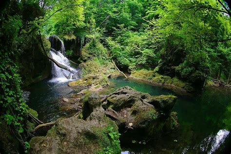 Cheile Nerei Ce Poti Vedea In Cele Mai Lungi Chei Din Romania