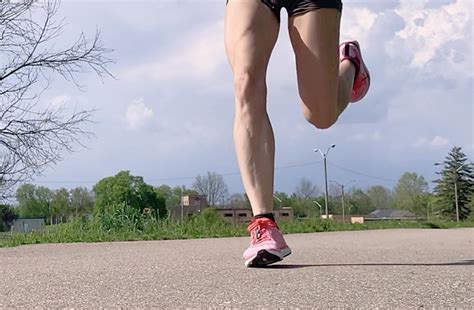 Is Forefoot Running Better For Your Shins Than Heel Strike Running