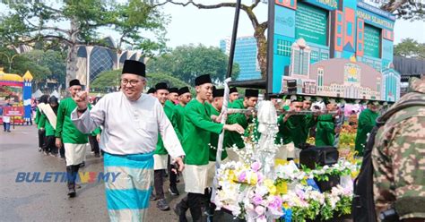 Sambutan Maulidur Rasul Hujan Tidak Halang Lebih 10 000 Umat Islam