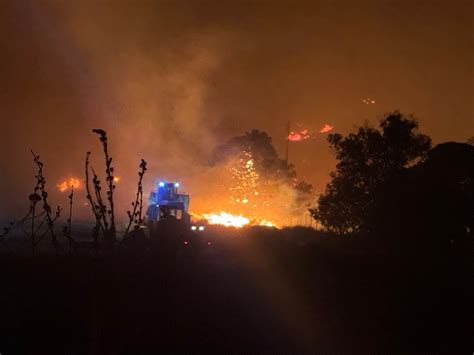 Zeci De Incendii Puternice N Grecia Sate I Hoteluri Evacuate Mai