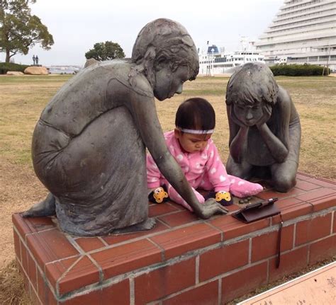 50 Times People Took Posing With Sculptures To Another Level Art