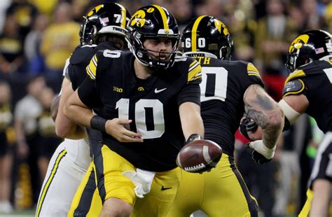 Iowa football roster breakdown: Position options against tight ...