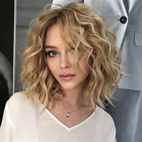 Wavy Bob Hairstyles Youve Gotta See This Year Hairstyles Vip