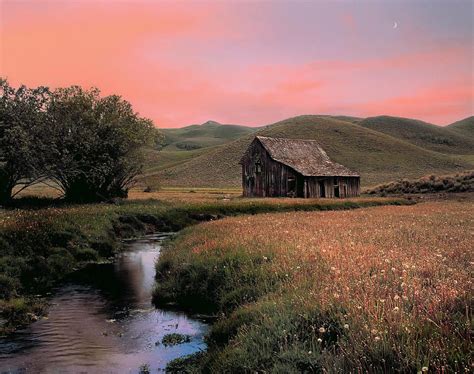 Old Barn In The Pioneer Mountains By Leland D Howard Barn Photography