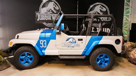 See the Jurassic World Live Tour dinosaurs marching to arenas - CNET