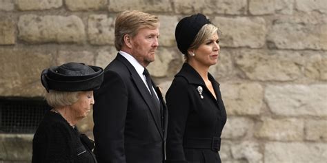 Koning Willem Alexander Koningin Máxima En Prinses Beatrix Arriveren