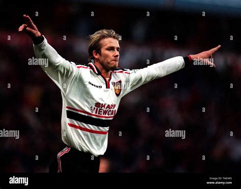 David beckham 1999 hi-res stock photography and images - Alamy