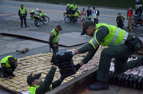 Polic A Se Incauta De M S De Una Tonelada De Marihuana Polic A