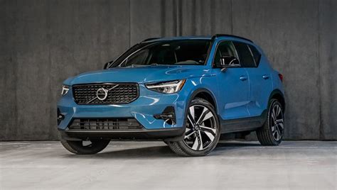 2023 Volvo XC40 Fjord Blue - Photos & videos | Volvo Cars Saint-Léonard ...