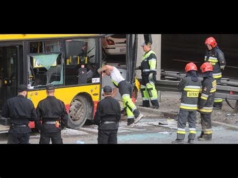 Kolejny wypadek autobusu w Warszawie Służby ratownicze są na miejscu