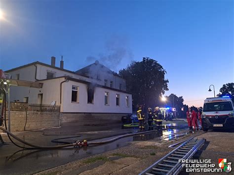 Zimmerbrand Mit Menschenrettung Ff Ernstbrunn