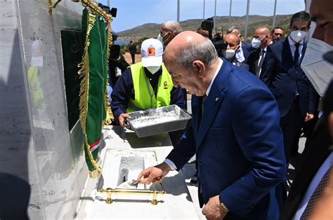 Le Pr Sident Tebboune Pose La Premi Re Pierre De La Station De