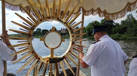 Wiślana Procesja Eucharystyczna Salezjanie Inspektoria Warszawska