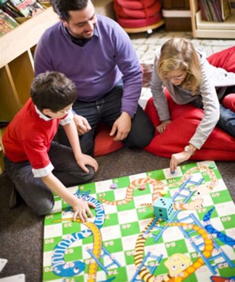 Top 14 Best Indoor Games That You Can Play With Your Kids