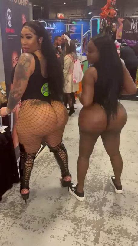 Exxxotica Expo Tumbex