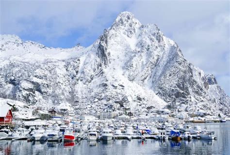 10 Adventurous and Stunning Things to Do in Svolvaer, Norway