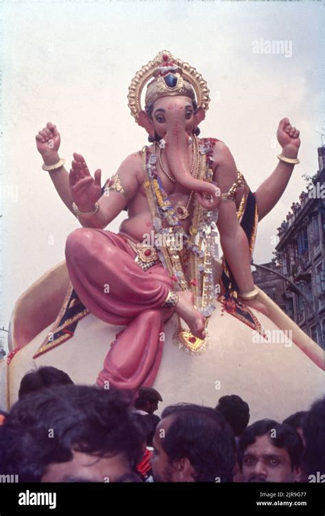 Ganpati Festival, Immersion process, Mumbai, Maharashtra, India Stock Photo - Alamy