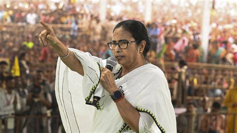 Calcutta HC Cancels Appointment Of 25 000 Teachers CM Mamata Banerjee