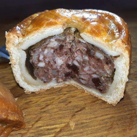 Traditional British Hand Raised Pork Pie Krumpli Atelier Yuwa Ciao Jp