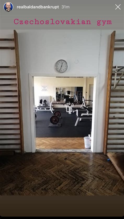 Bald in the Gym (fake news) : r/MisterBald