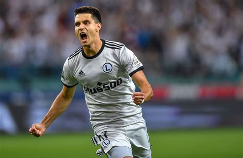 Bartosz Kapustka kontuzjowany Przez ile miesięcy nie zagra