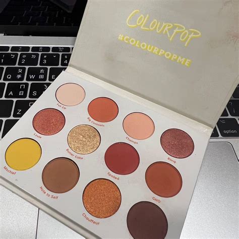 Colourpop 眼影盤 Yes Please 美妝保養 臉部護理 面部 化妝品在旋轉拍賣