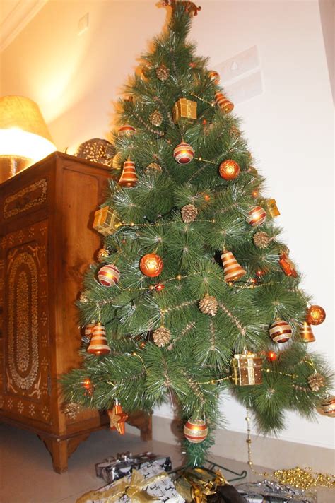 35 Orange Theme Christmas Tree Decorations Ideas - Decoration Love