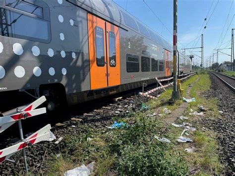 Unfall In K Ln Bahn Arbeiter Von Zug Erfasst An Folgen Gestorben