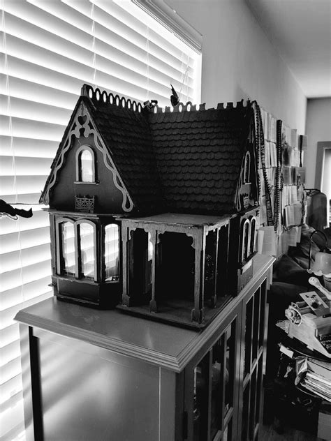 How To Make A Diy Haunted Dollhouse Splendry